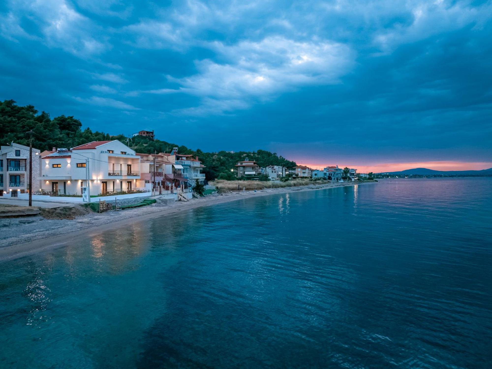 Azzurro E Verde By Rentalspro - Nea Potidaia Halkidiki Nea Poteidaia Exteriör bild
